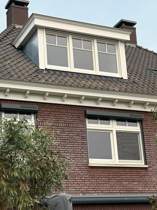 Geplaatst dakkapel vanaf buiten